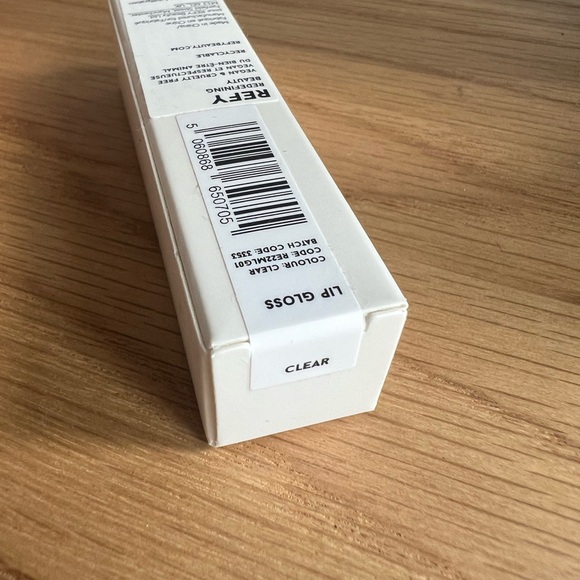 REFY Clear Lipgloss - Picture 4 of 4